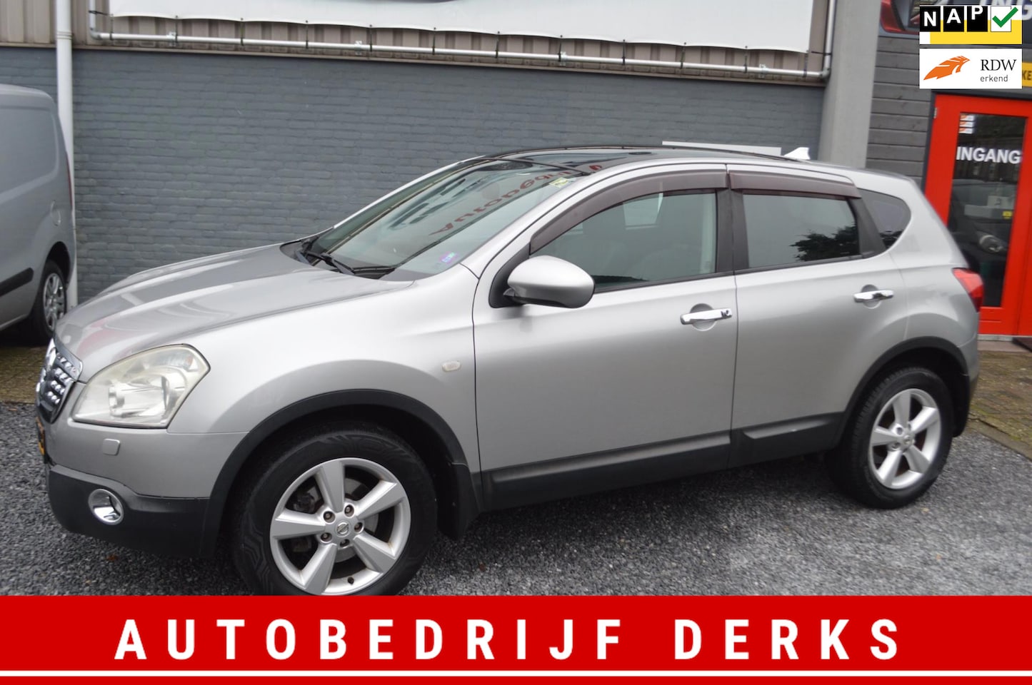 Nissan Qashqai - 2.0 Tekna Pack 4WD Airco Leer Panorama Trekhaak - AutoWereld.nl