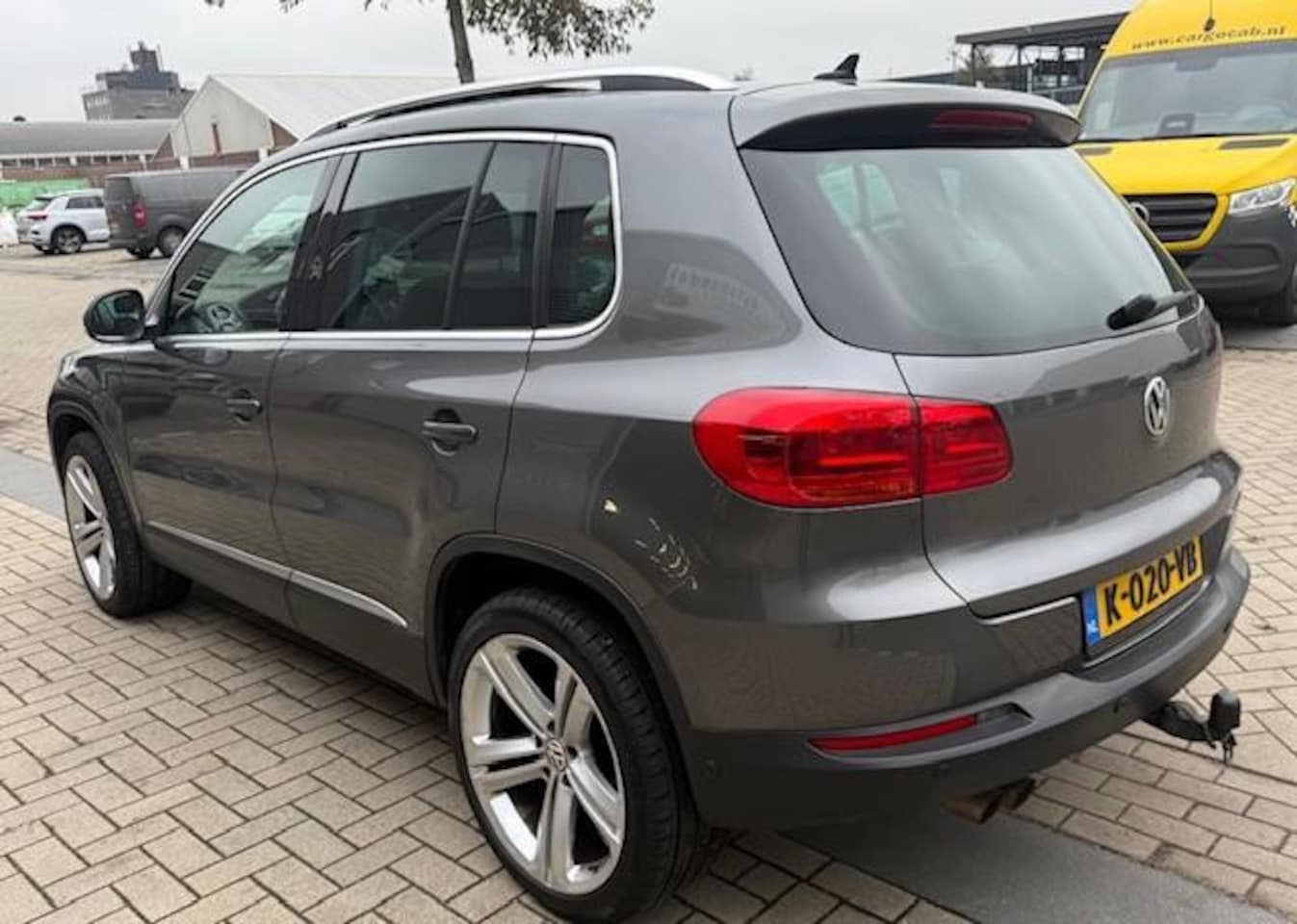Volkswagen Tiguan - 1.4 TSI R-Line Edition / Automaat - AutoWereld.nl