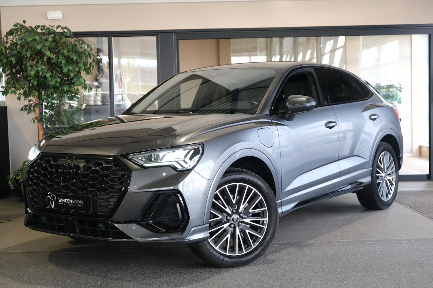 Audi Q3 Sportback - 45 TFSI e 2x S-line 245PK Navi ACC PDC CAM Trekhaak Ambient - AutoWereld.nl