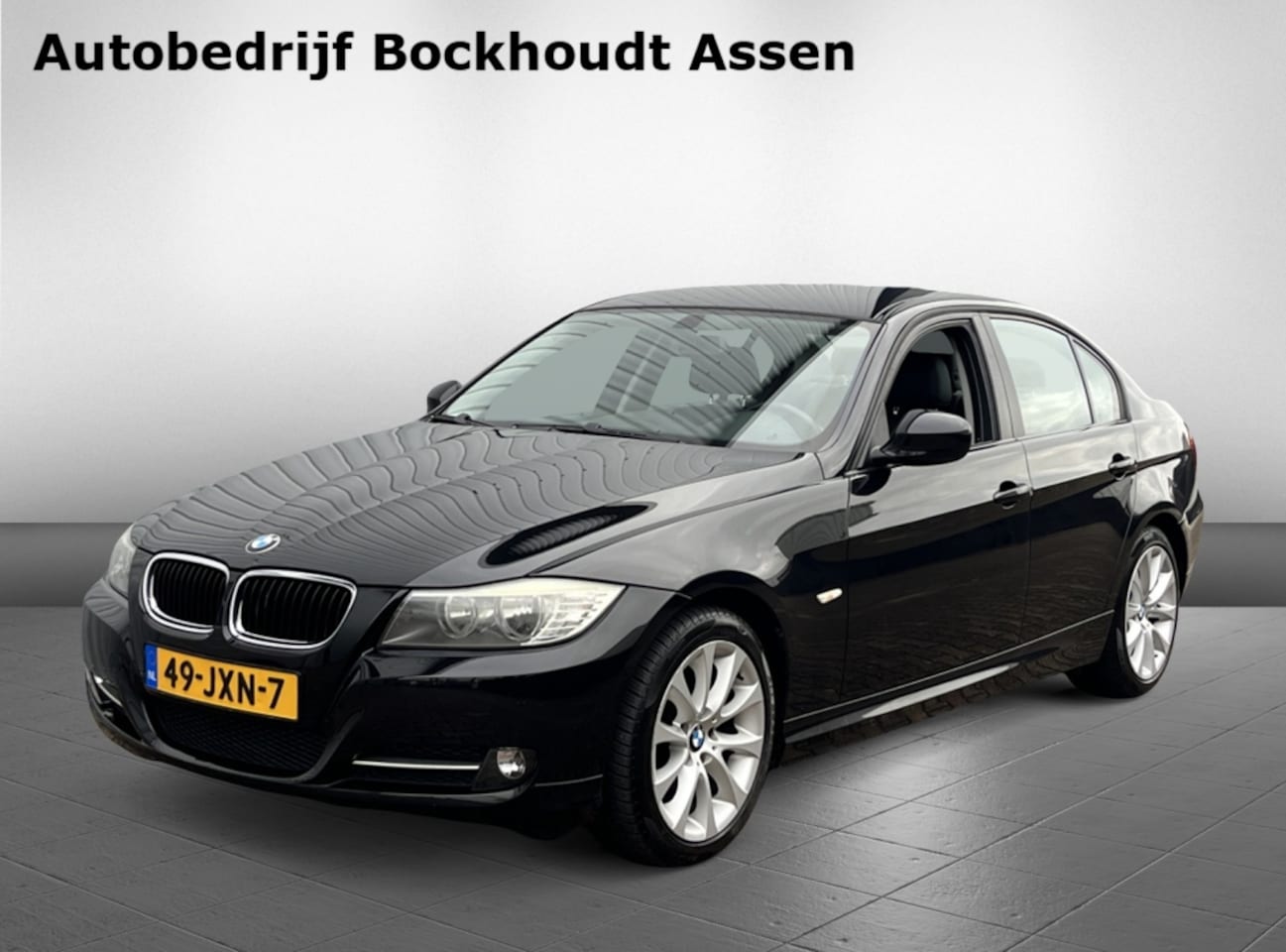 BMW 3-serie - 318i Business Line | Lederen Bekleding | Navigatie - AutoWereld.nl