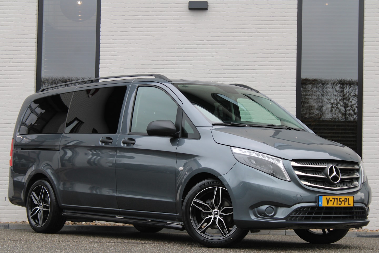 Mercedes-Benz Vito - 114 CDI Aut / Lang / DC / 2x Schuifdeur / Comfort / Led-Xenon / Nette staat - AutoWereld.nl