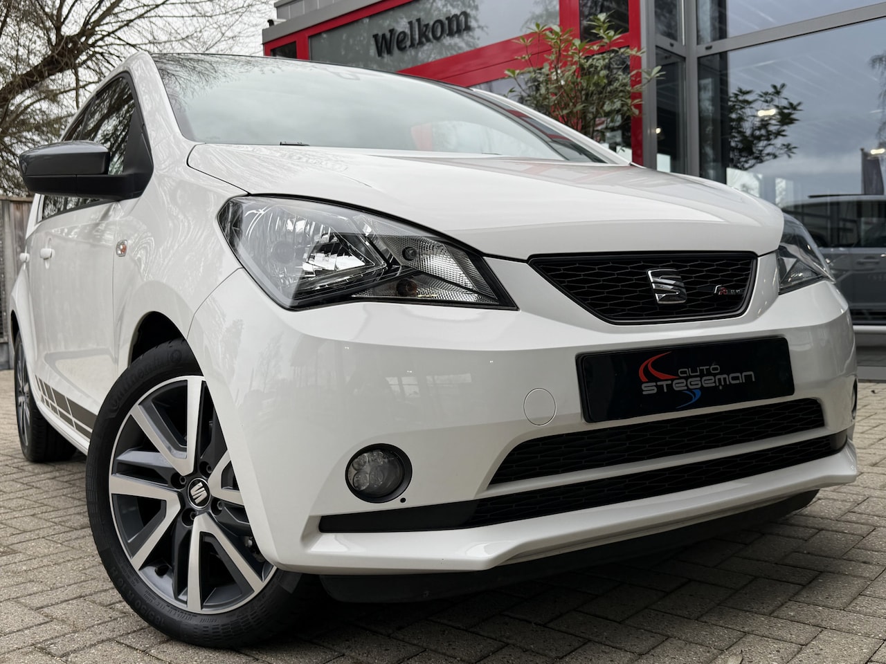 SEAT Mii - 1.0 *!* FR-LINE *!* PANORAMDAK/ BEATS/ PDC/ CRUISE/ 16 INCH *!* - AutoWereld.nl