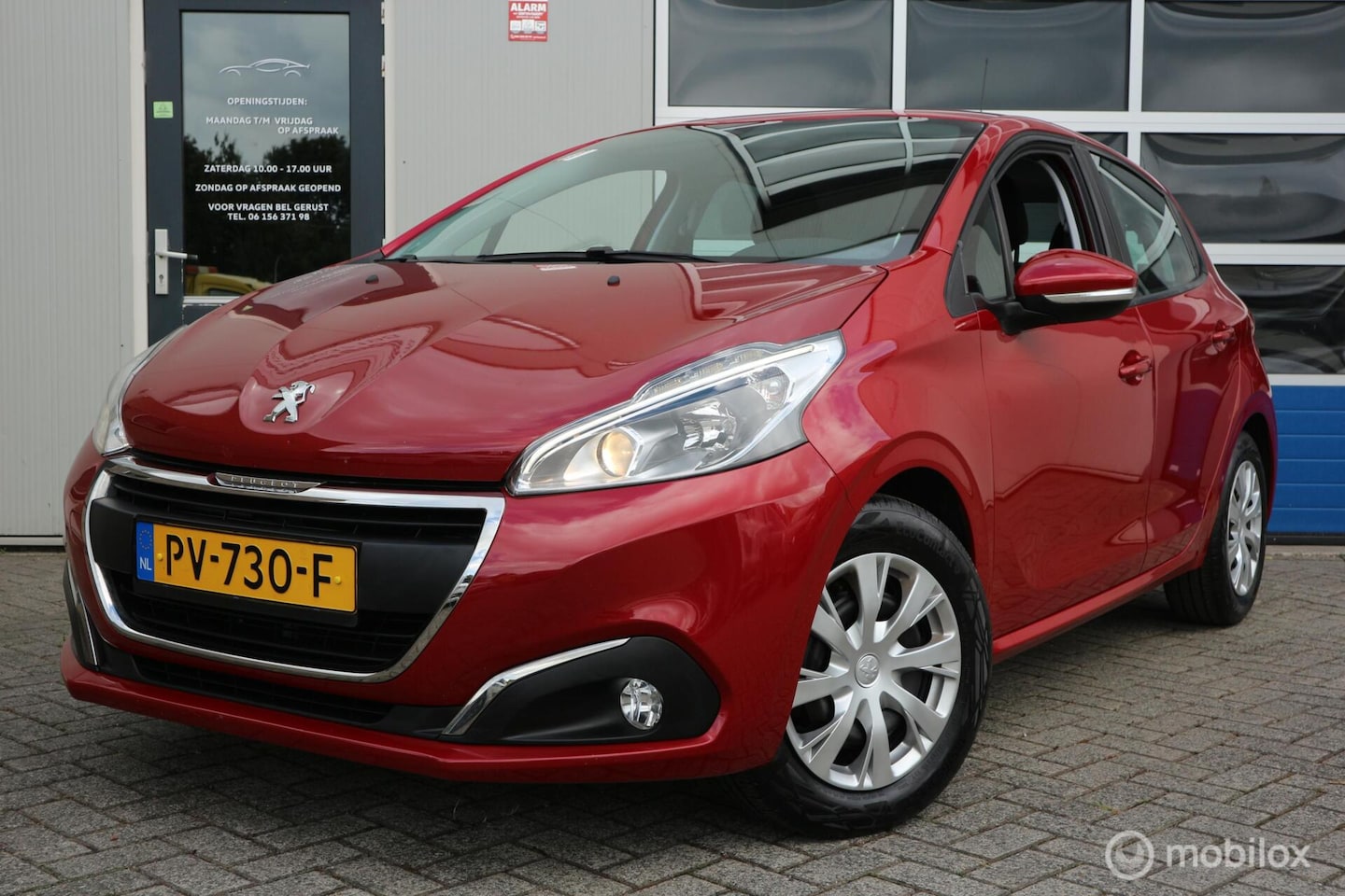 Peugeot 208 - 1.2 PureTech Blue Lion AIRCO/PDC/NAVI/NAP - AutoWereld.nl