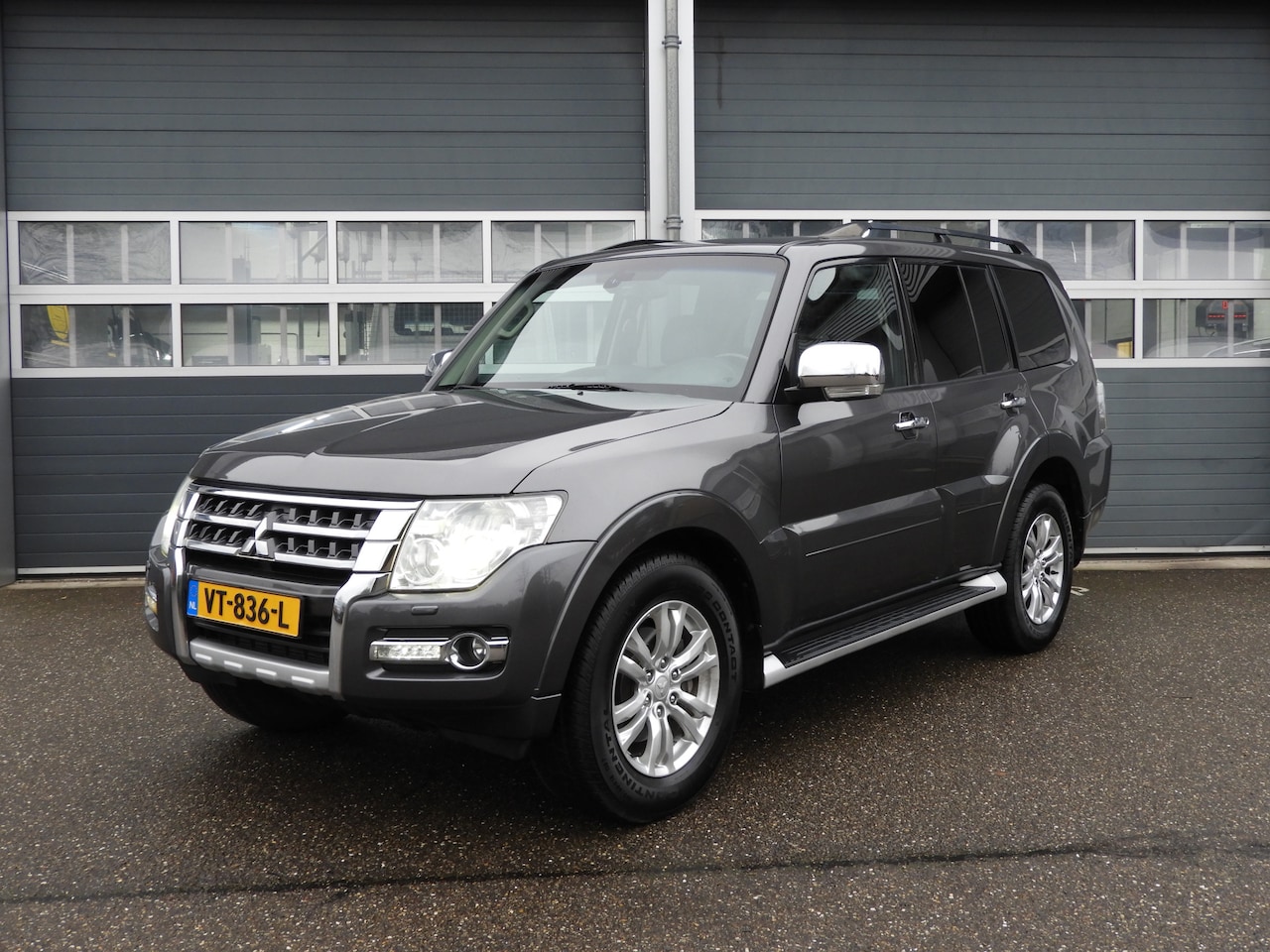 Mitsubishi Pajero - 3.2 DI-D AUT | EURO 6 | AIRCO | GRIJS KENTEKEN | 3.5t. TREKHAAK - AutoWereld.nl