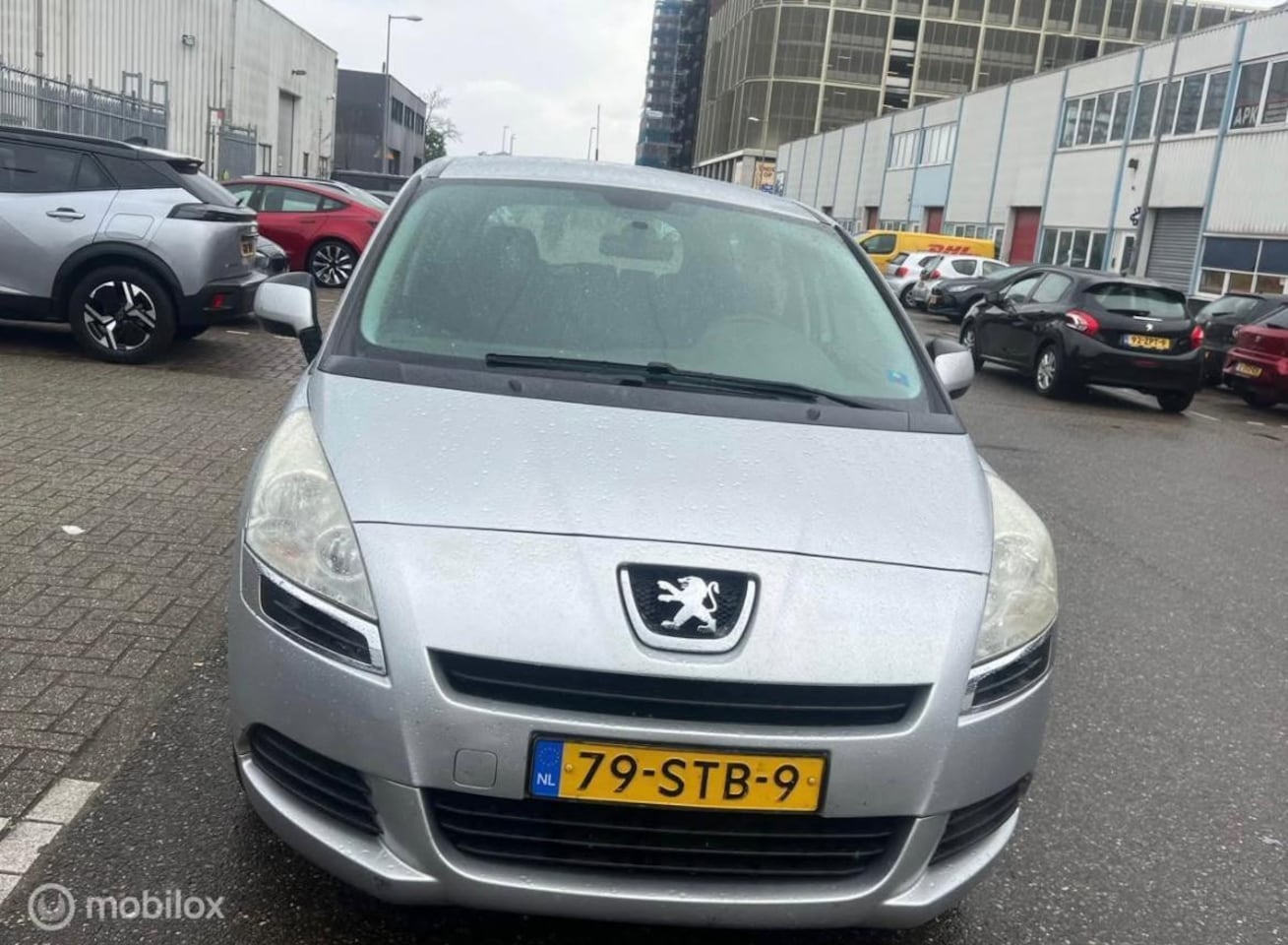 Peugeot 5008 - 1.6 VTi Active 7p | Ruimte + flexibiliteit: - AutoWereld.nl