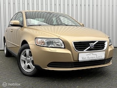 Volvo S40 - 1.8 Momentum | 138dkm | Xenon | Clima | Youngtimer | Volledige historie |