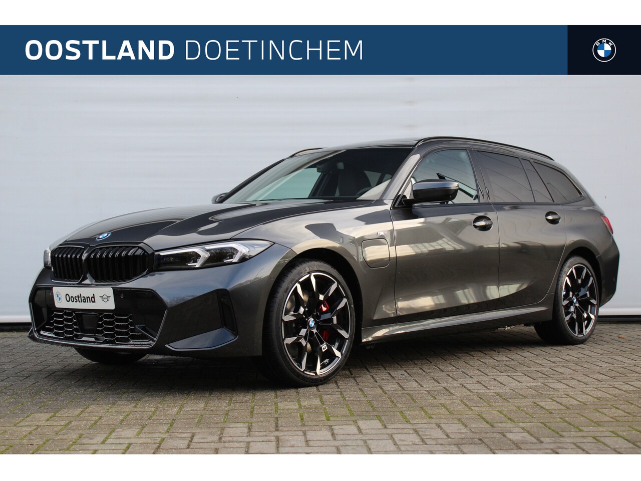 BMW 3-serie Touring - 330e High Executive M Sport Automaat / Panoramadak / Trekhaak / Sportstoelen / Adaptieve L - AutoWereld.nl