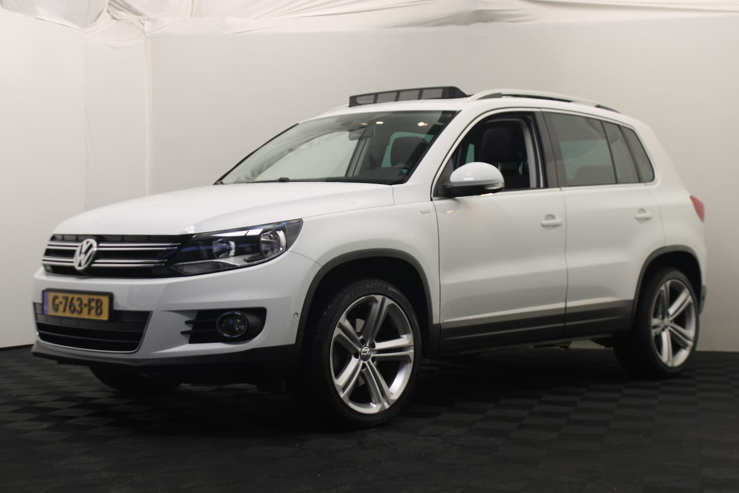 Volkswagen Tiguan - 2.0 TDI Sport&Style 4Motion |Pano|Navi| - AutoWereld.nl
