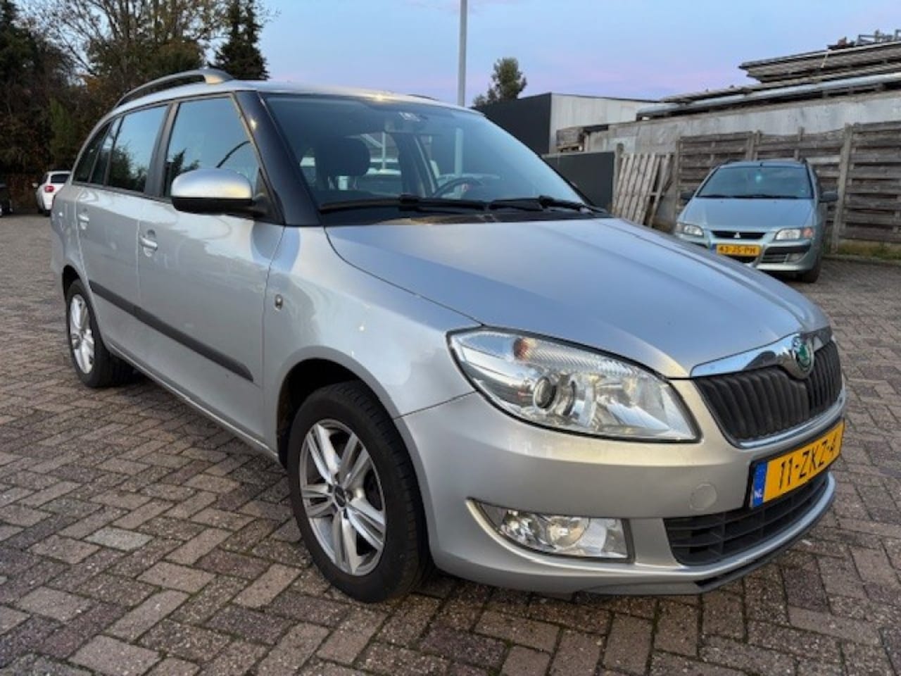 Skoda Fabia Combi - 1.2 TSI Ambition Businessline 1.2 TSI Ambition Businessline  AUT - AutoWereld.nl