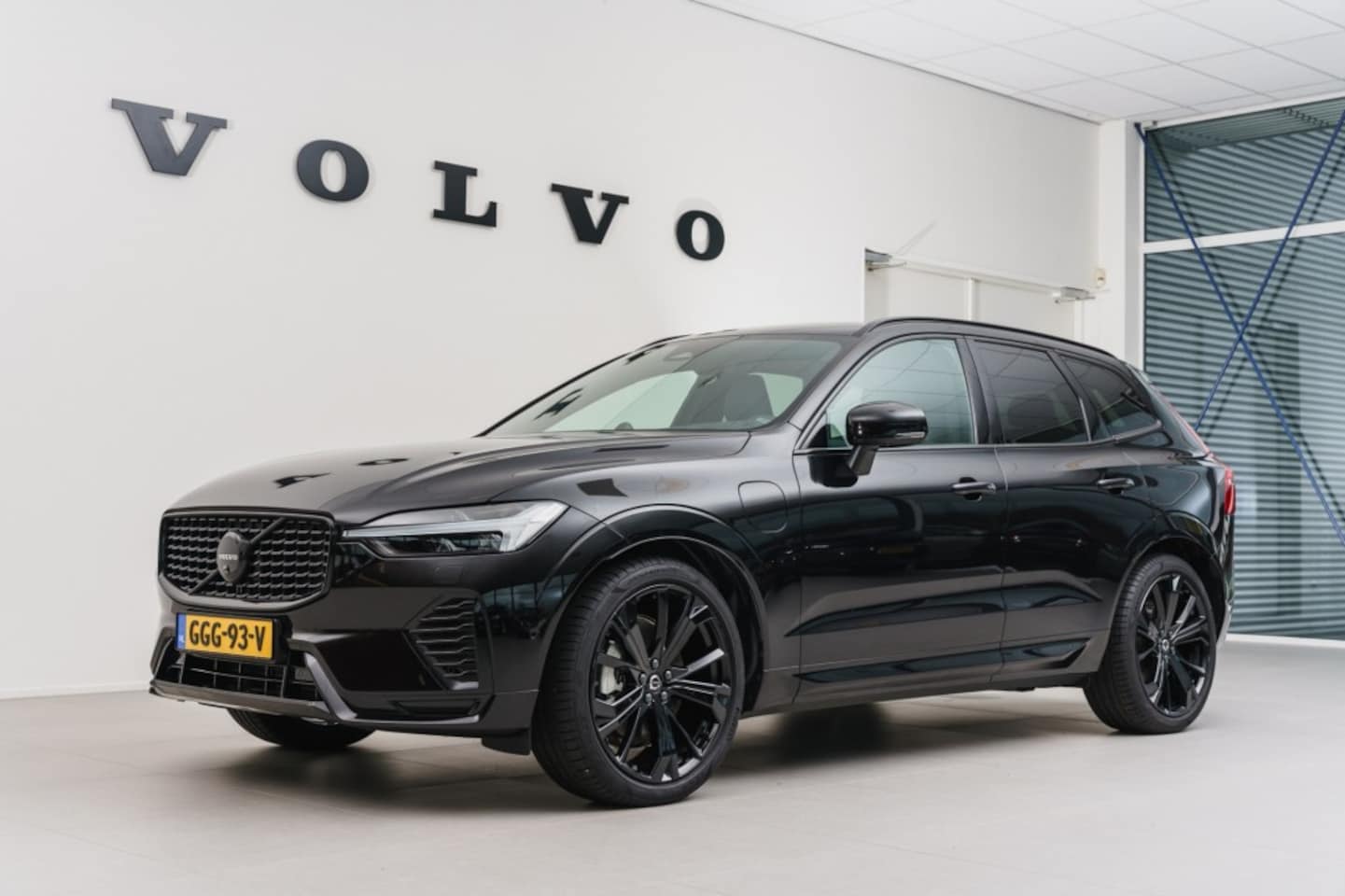 Volvo XC60 - T8 AWD Plug-in hybrid Ultra Black Edition - AutoWereld.nl