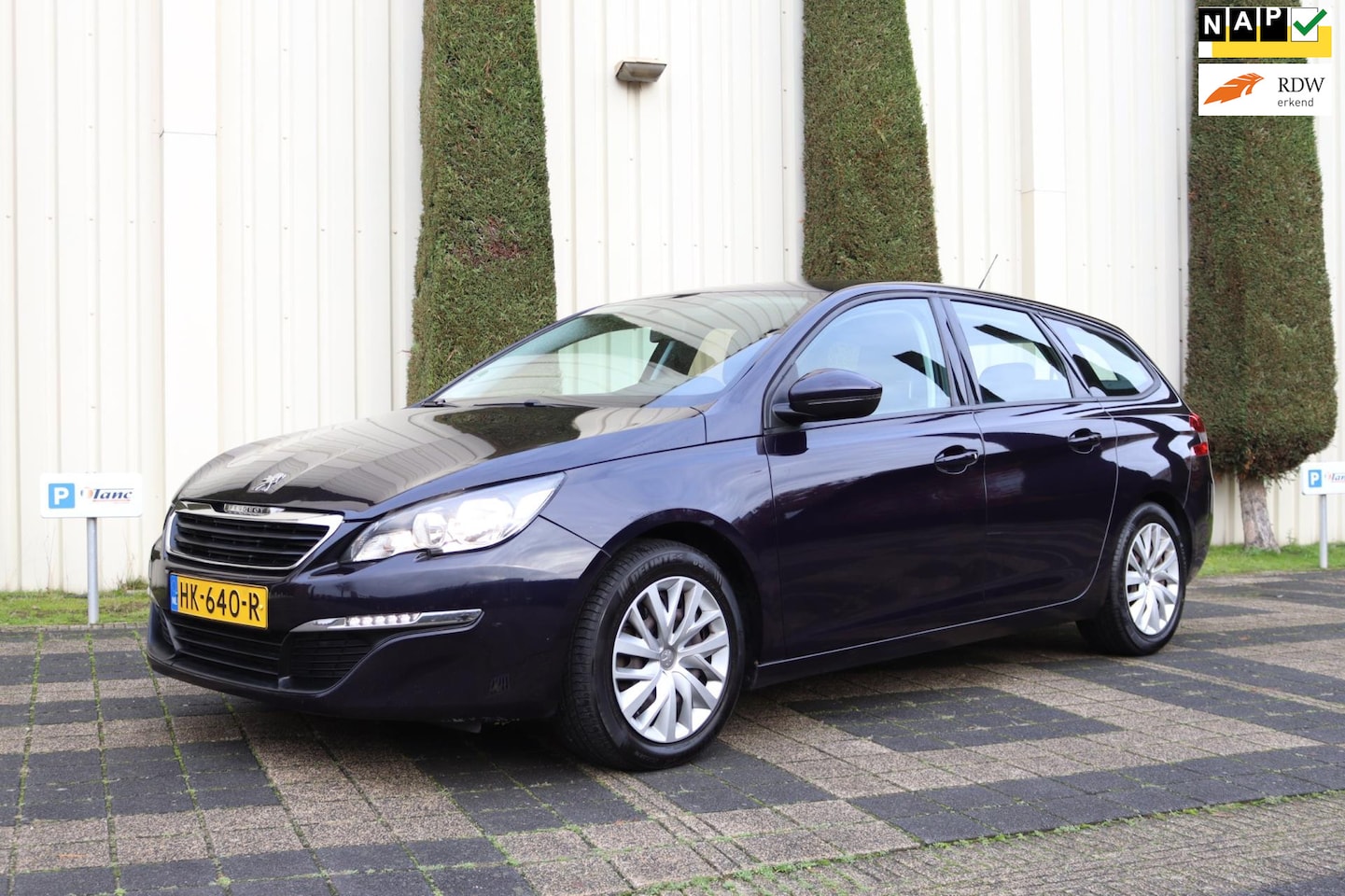 Peugeot 308 SW - 1.2 PureTech Blue Lease Airco , Navigatie - AutoWereld.nl