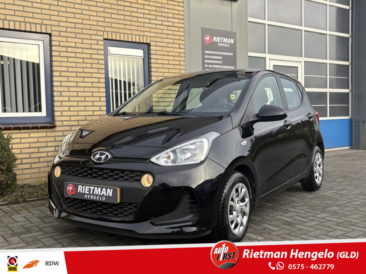 Hyundai i10 - 1.0i Comfort 5p. 1E EIGENAAR-AIRCO-NAVI - AutoWereld.nl