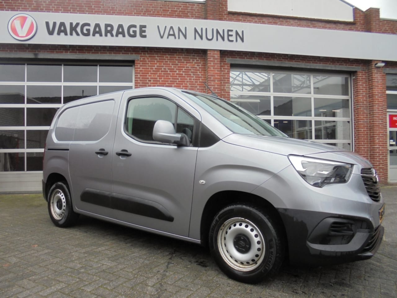Opel Combo - 1.6D 100PK L1H1 Edition||Trekhaak||PDC||Airco||Navi|| - AutoWereld.nl