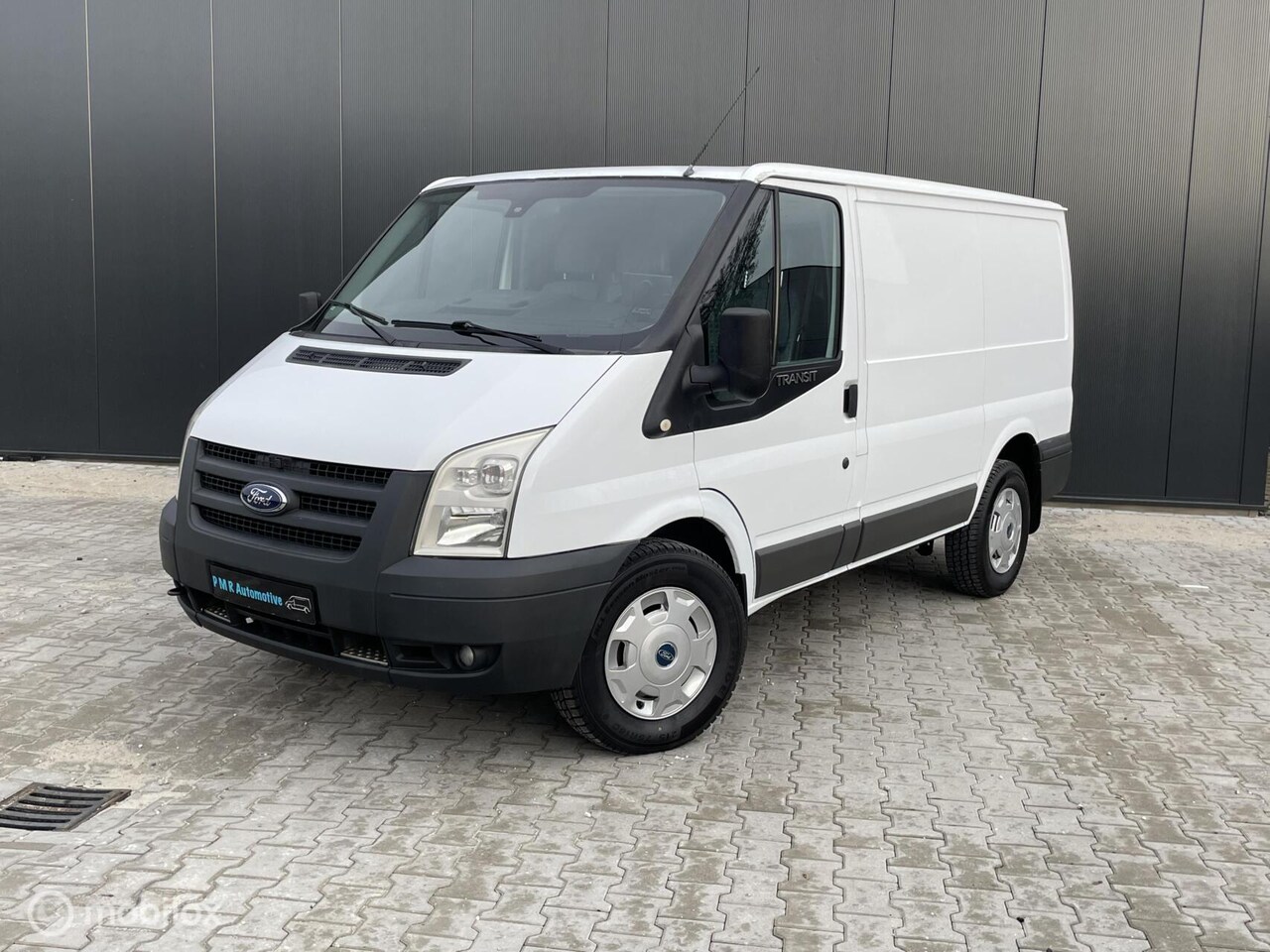 Ford Transit - 300L 2.3-16V / Airco / marge /trekhaak - AutoWereld.nl