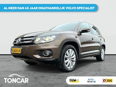 Volkswagen Tiguan - 2.0 TSI Track&Field 4Motion Lage Km-stand | Skyroof | Lederen bekleding | A-camera | Clima