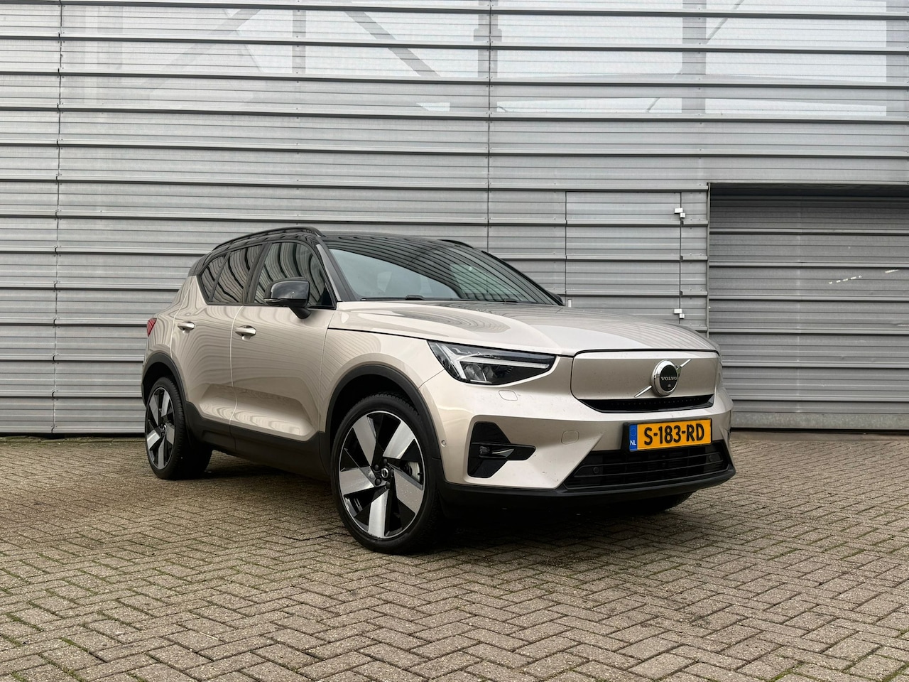 Volvo XC40 - Ultimate 170KW 231PK | Getint Glas | HK Audio | 360 | Adap Cruise | Memory | 20'' - AutoWereld.nl