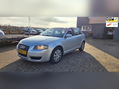 Audi A3 Sportback - 1.6 FSI Attraction Airco Goed onderhouden