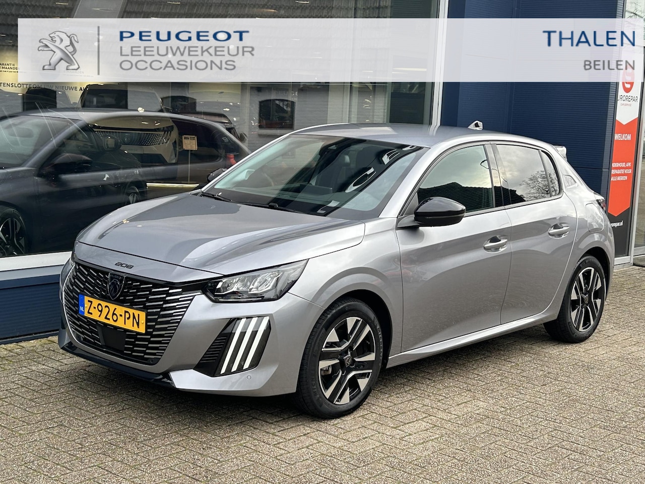 Peugeot 208 - Hybrid 100 e-DCS6 Allure | Navigatie | Camera | Climate Control | Adaptieve Cruise Control - AutoWereld.nl