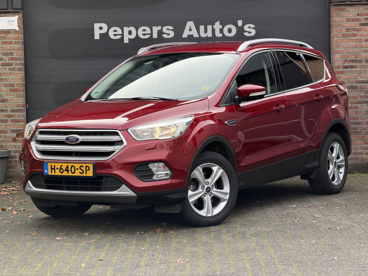 Ford Kuga - 1.5 Titanium Winter Pack - Stoelverwarming - Trekhaak 1800 Kg - AutoWereld.nl