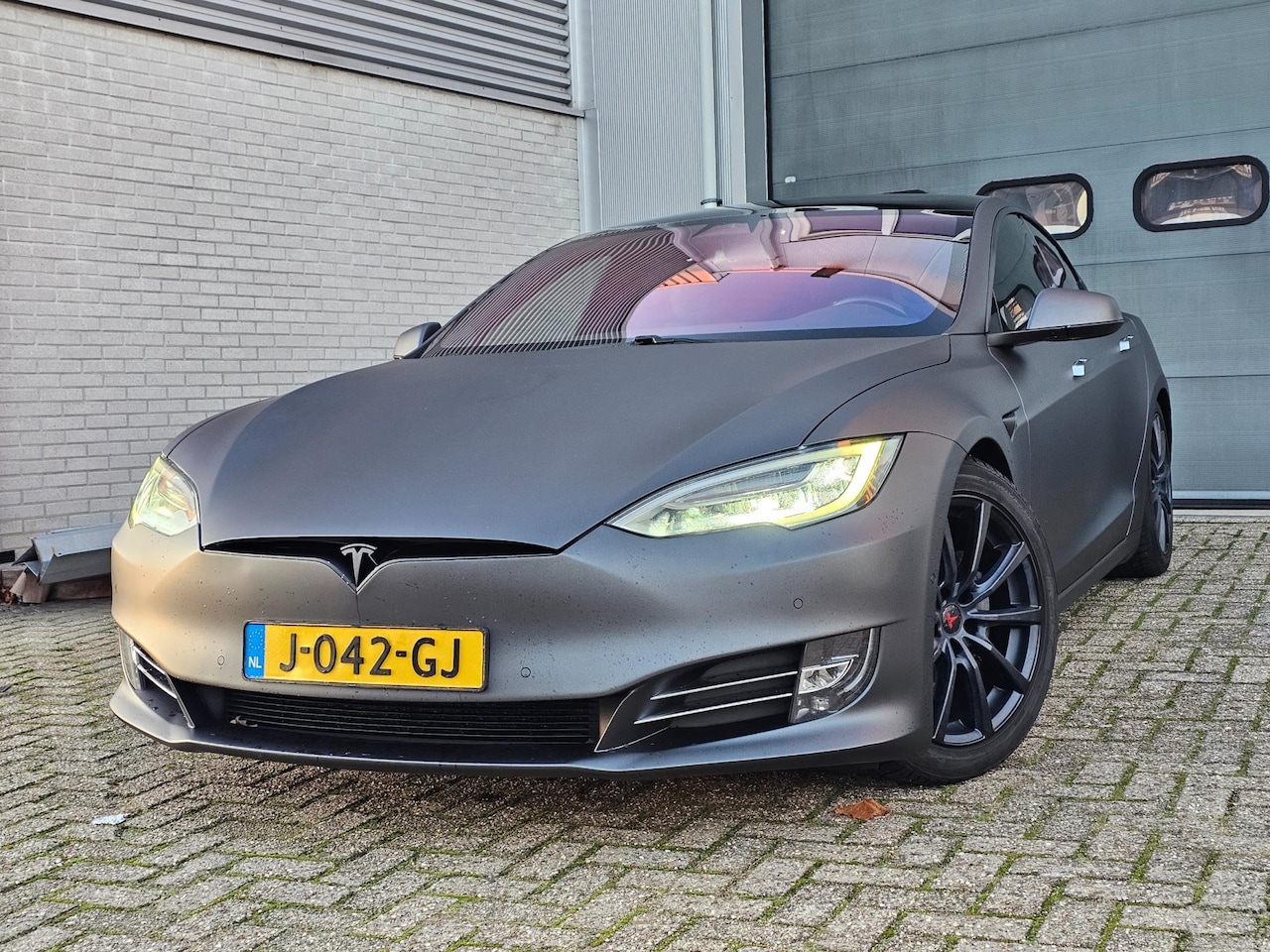 Tesla Model S - Bj 2018 Mat satijn zwart! Sportieve nette auto! - AutoWereld.nl