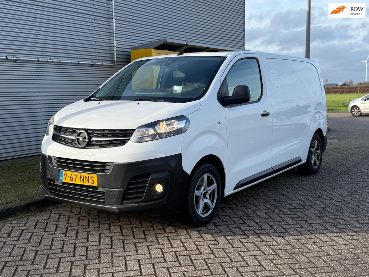 Opel Vivaro - 1.5 CDTI L2H1 Edition Bj 2020 Navigatie 3-zits Head-up - AutoWereld.nl