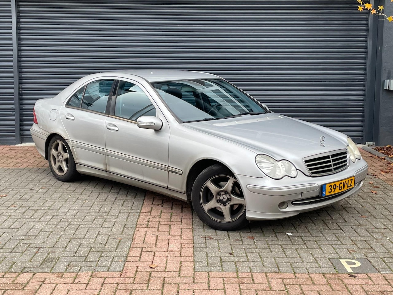 Mercedes-Benz C-klasse - 200 K. Elegance Aut | Airco | Trekhaak | Cruise - AutoWereld.nl