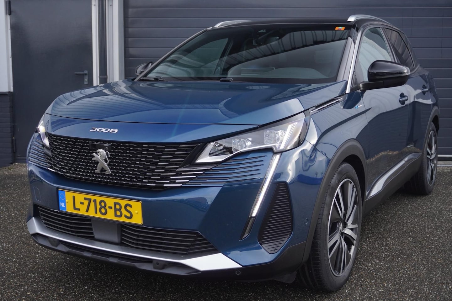 Peugeot 3008 - 1.6 HYbrid4 300 GT VOL OPTIES | Leder | Pano/Schuifdak | Trekhaak | Massage - AutoWereld.nl