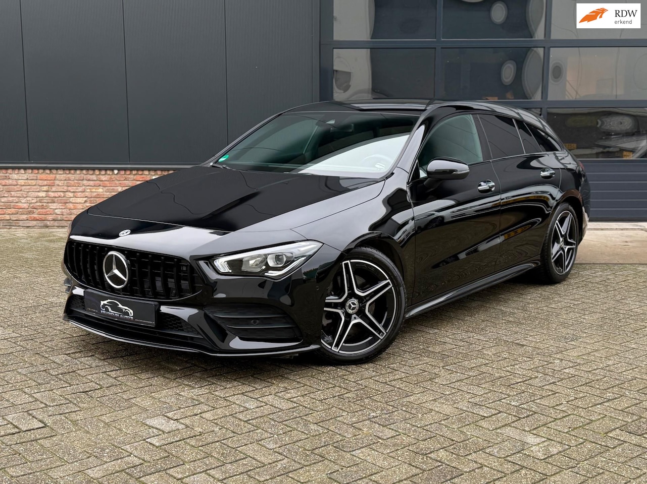 Mercedes-Benz CLA-klasse Shooting Brake - 250 e Business Solution AMG-pakket Carplay Stoelverwarming - AutoWereld.nl