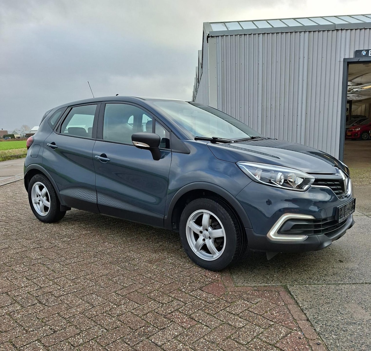 Renault Captur - 0,9 TCe Life 5 drs Airco 2019 lage kmst 1e eig. - AutoWereld.nl