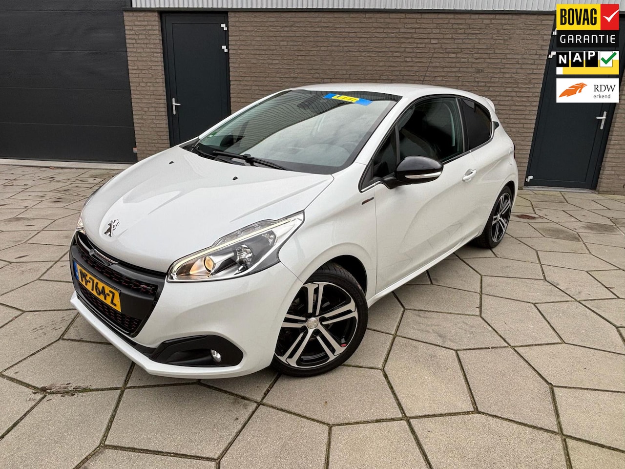 Peugeot 208 - 1.2 PureTech GT-line|Half leder sportief interieur|Privacy glas|MICA/Parelmoer lak - AutoWereld.nl