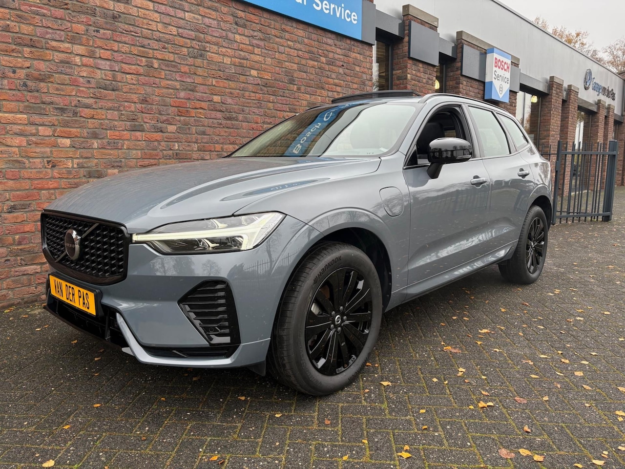 Volvo XC60 - 2.0 T6 PHEV AWD Plus Dark LongeRange Panoramadak| Camera| Leder| Led - AutoWereld.nl