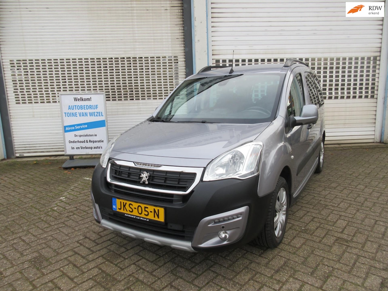 Peugeot Partner Tepee - 1.2 PureTech Active airco navi cruise cam - AutoWereld.nl