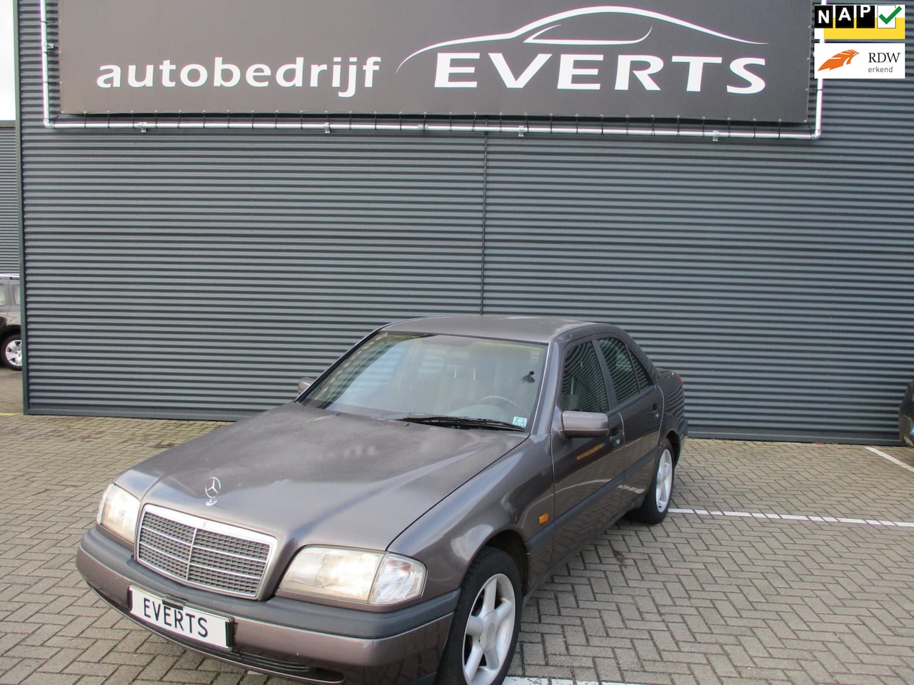 Mercedes-Benz C-klasse - 180 Elegance 155173 km Nederlandse auto opknapper maar zeker geen slechte - AutoWereld.nl