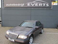 Mercedes-Benz C-klasse - 180 Elegance 155173 km Nederlandse auto opknapper maar zeker geen slechte