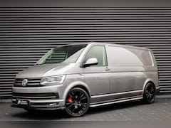 Volkswagen Transporter - 2.0 TDI L2H1 150PK / APPLE CARPLAY / VERLAAGD / LEDEREN BEKLEDING / FULL BLACK / TREKAAK /