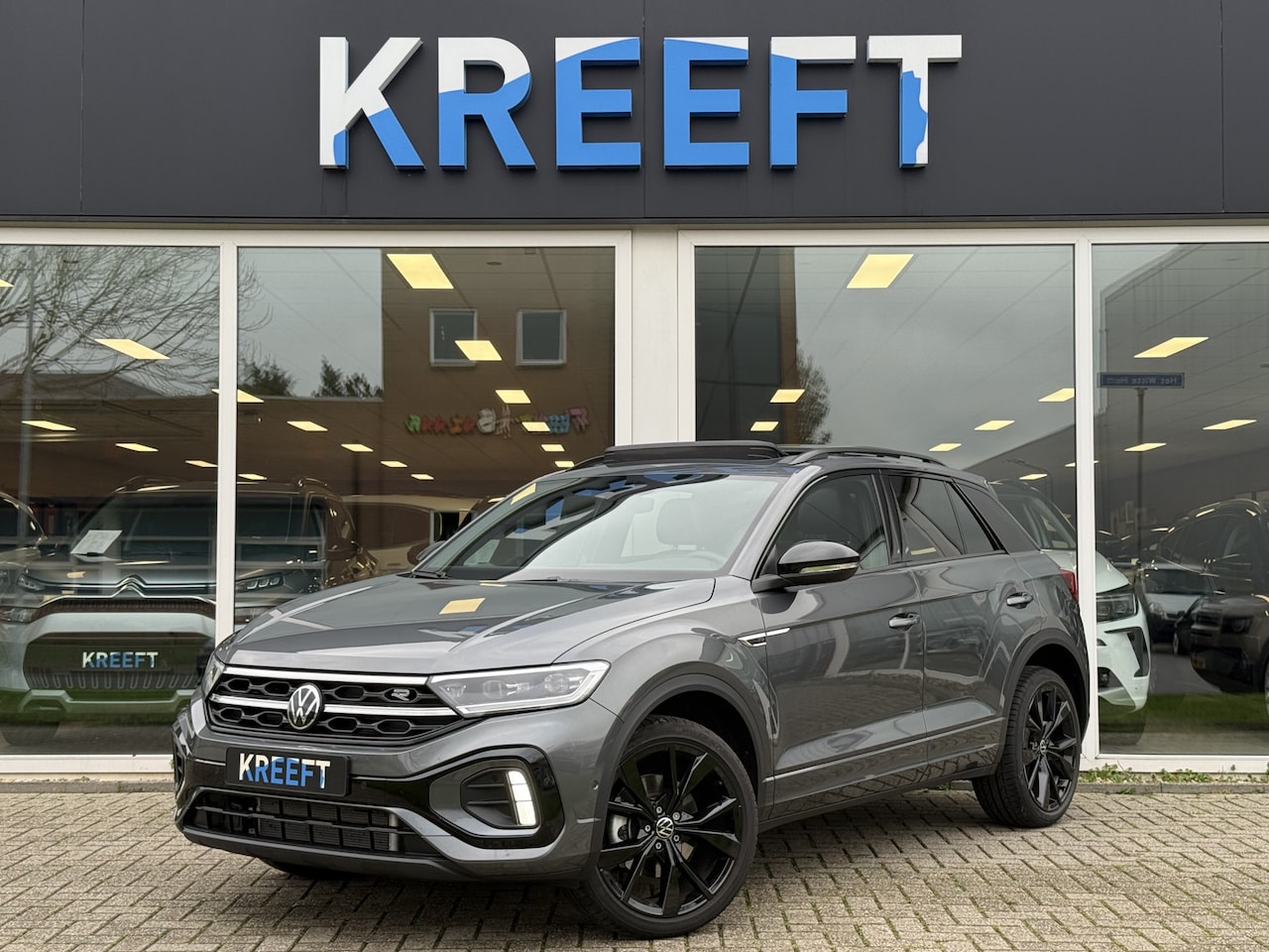 Volkswagen T-Roc - 1.5 TSI R-Line Panorama | ACC | Stuur/stoelverwarming - AutoWereld.nl