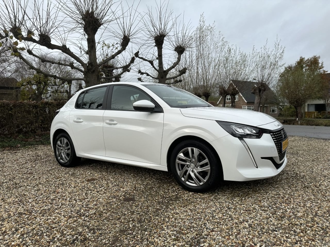 Peugeot 208 - 1.2 Navigatie/Camera/PDC/Carplay