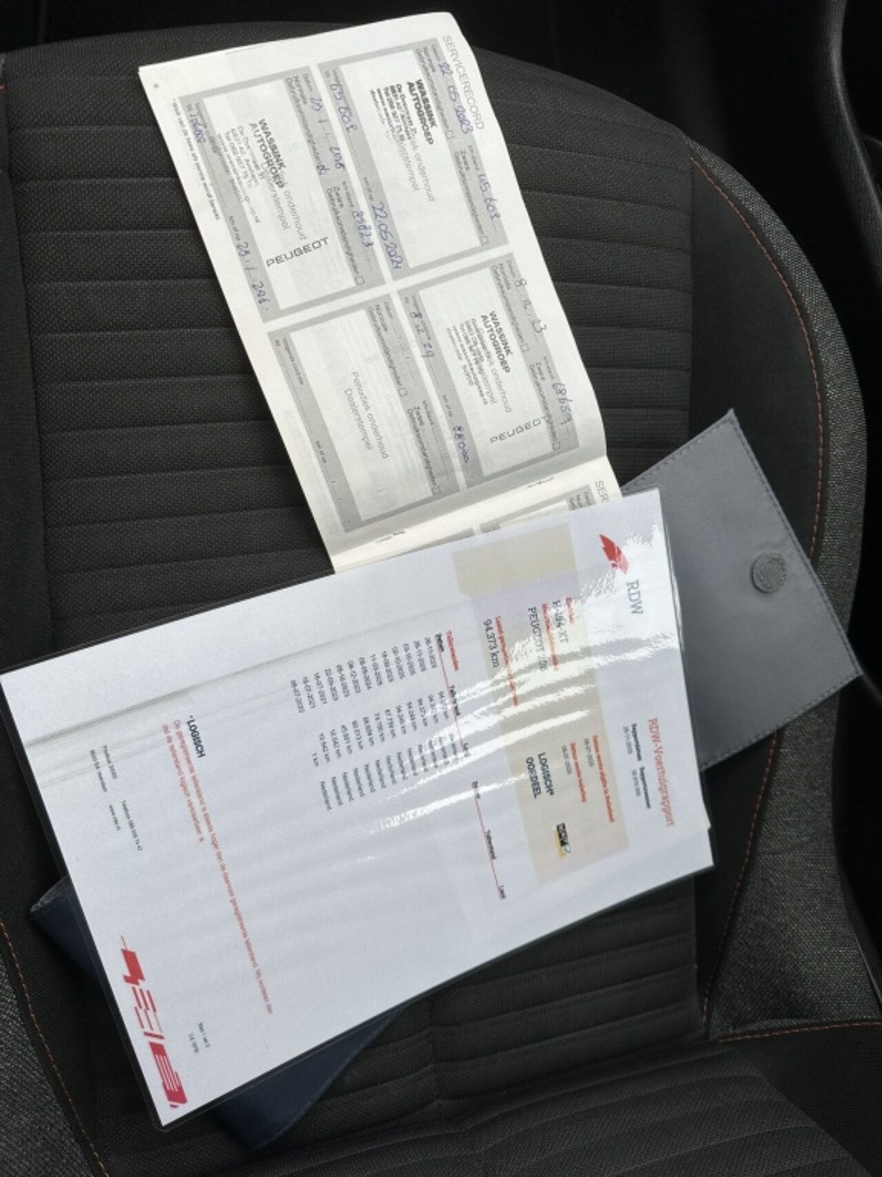 Peugeot 208 - 1.2 Navigatie/Camera/PDC/Carplay