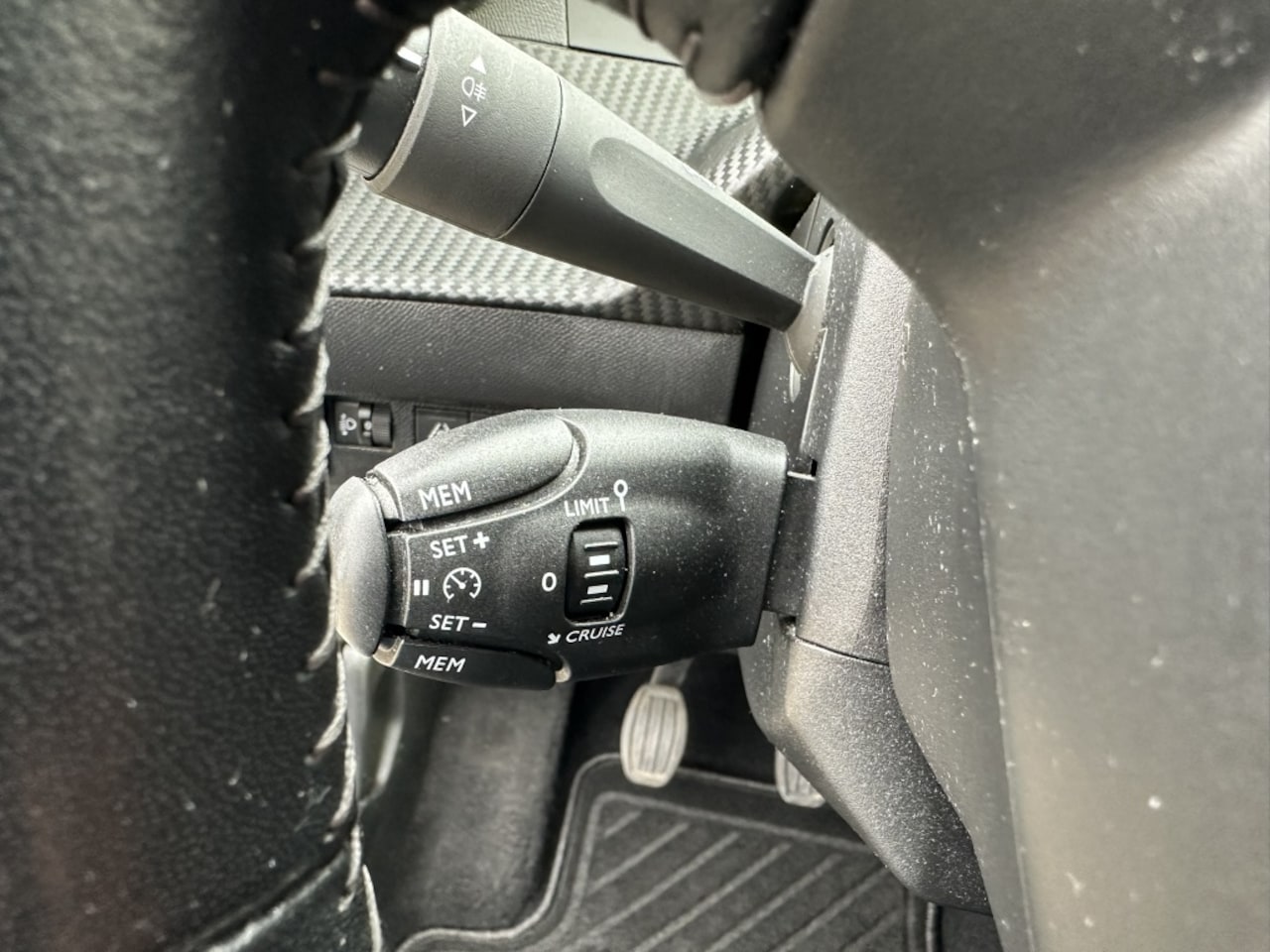 Peugeot 208 - 1.2 Navigatie/Camera/PDC/Carplay