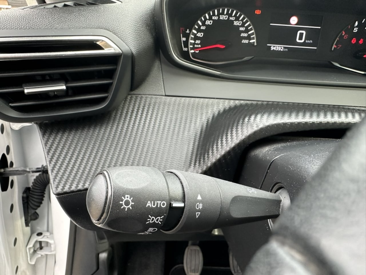 Peugeot 208 - 1.2 Navigatie/Camera/PDC/Carplay