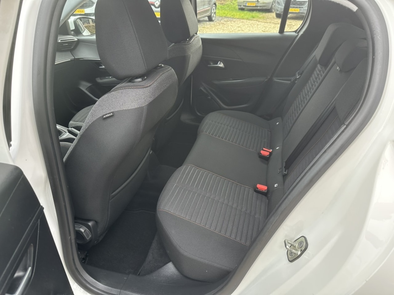 Peugeot 208 - 1.2 Navigatie/Camera/PDC/Carplay