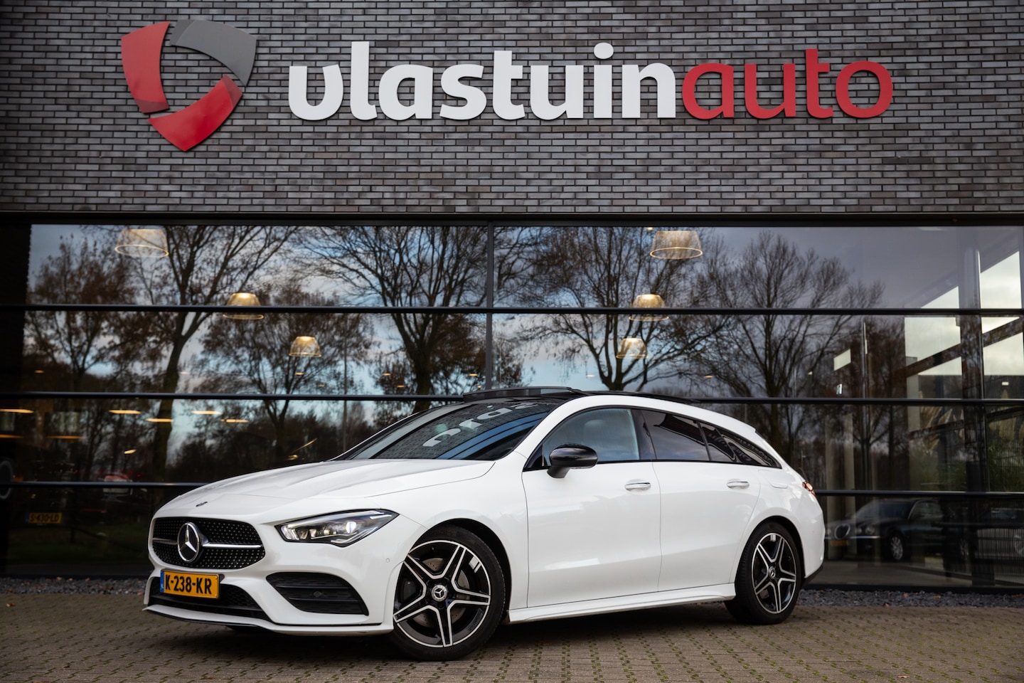 Mercedes-Benz CLA-klasse Shooting Brake - 220 Premium Plus 220 Premium Plus , Panoramadak, Sfeerverlichting, Keyless entry, - AutoWereld.nl