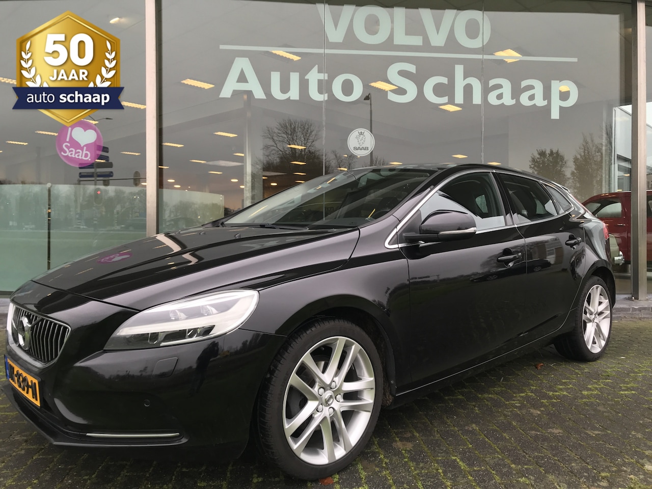 Volvo V40 - 2.0 D2 Nordic+ Luxury/ Inscription | Rijklaar incl garantie | Panoramadak Keyless entry Tr - AutoWereld.nl