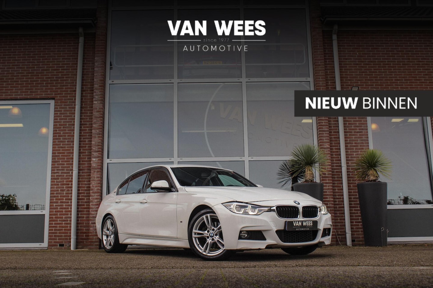 BMW 3-serie - 330e Centennial Executive M-sport | Facelift | M-pakket | Alcantara | LED | 18 inch | Came - AutoWereld.nl