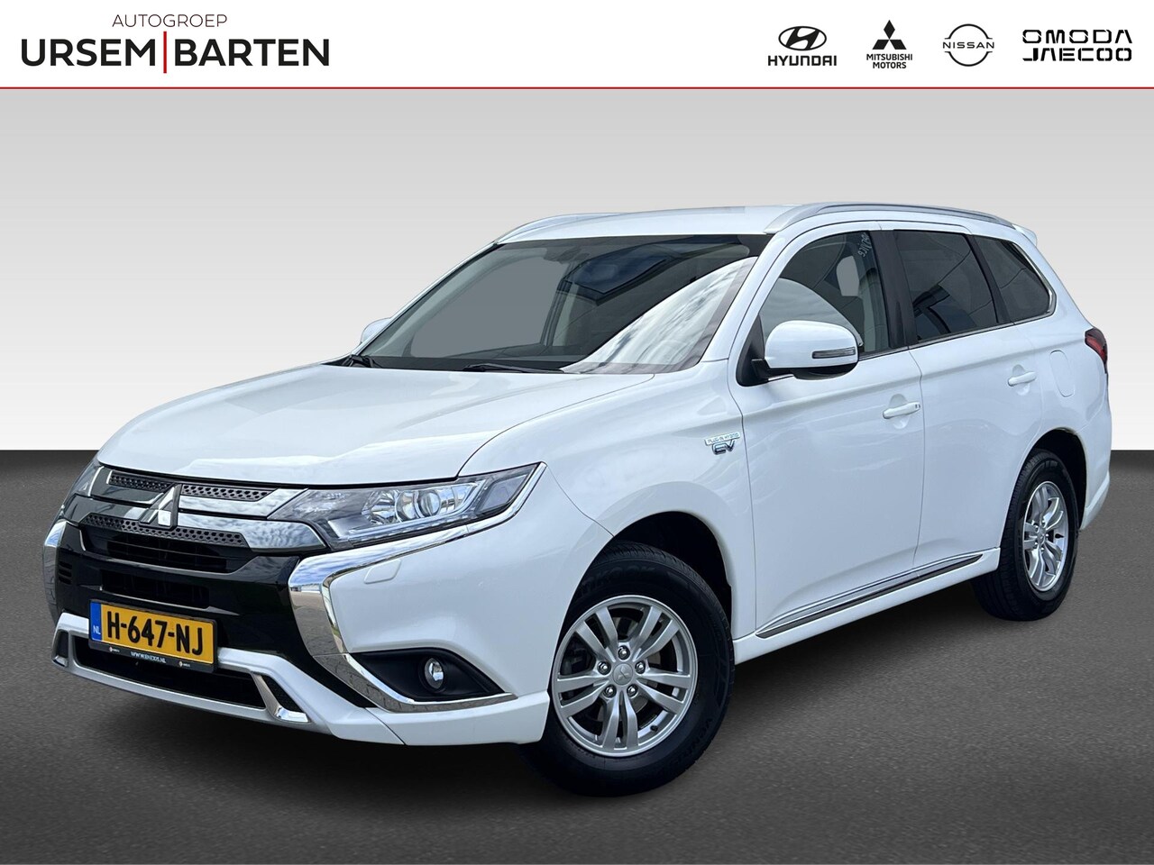 Mitsubishi Outlander - 2.4 PHEV Pure | trekhaak - AutoWereld.nl