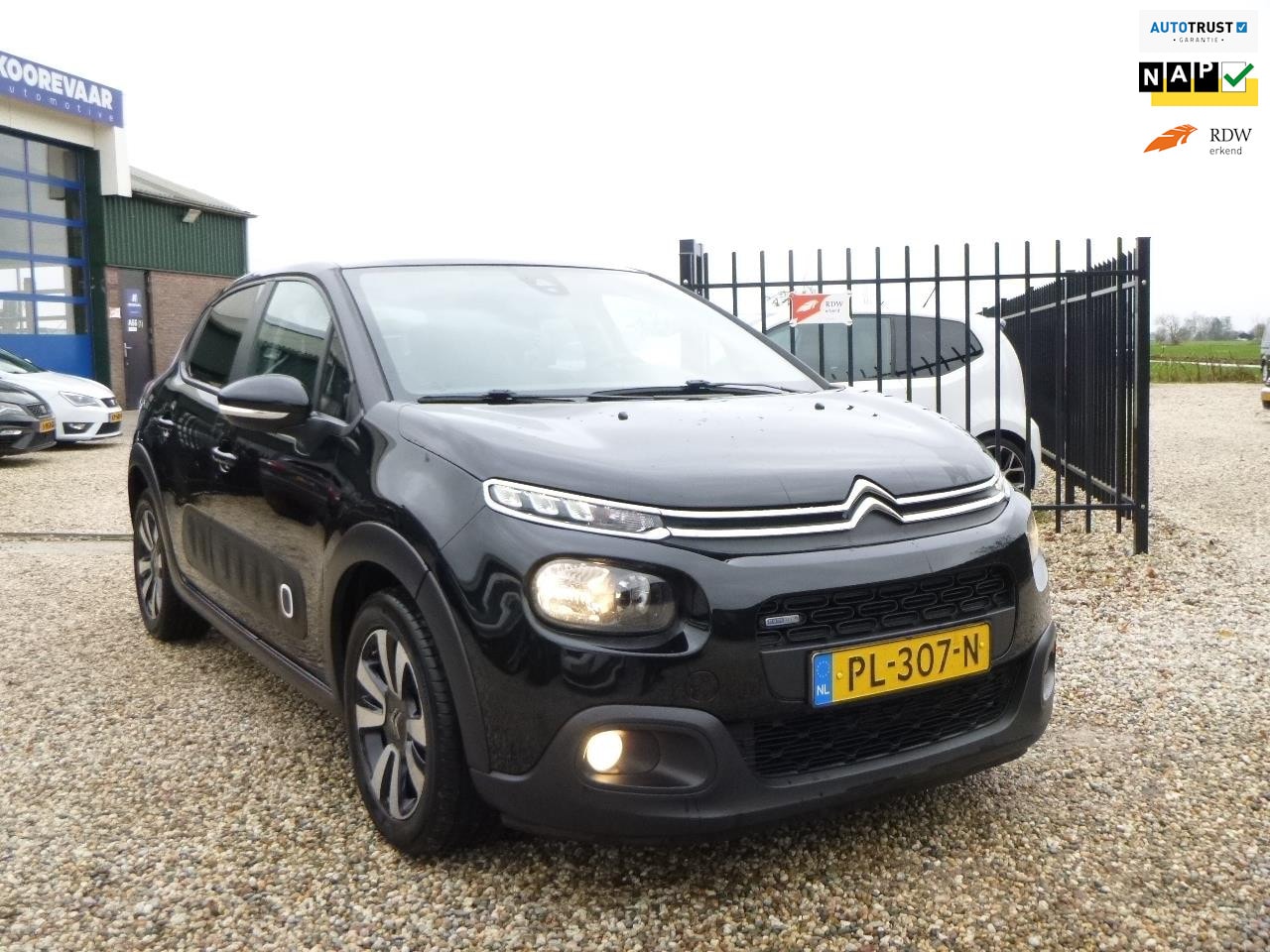 Citroën C3 - 1.2 PureTech Feel PANORAMADAK - AutoWereld.nl