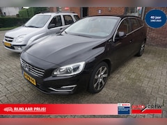 Volvo V60 - D6 Plug-In Hybrid 283pk Geartronic AWD Summum Schuifdak Leder
