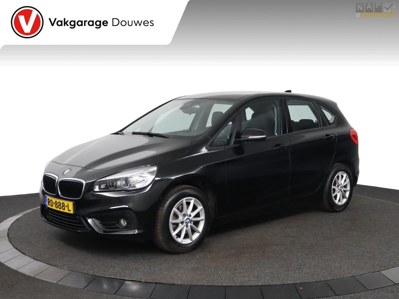BMW 2-serie Active Tourer - 218i Corporate Lease Executive | NAP | Automaat | Navi | Stoelverwarming - AutoWereld.nl