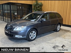 Skoda Octavia Combi - 1.2 TSI Elegance Business Line Automaat. Leder. Trekhaak. Navi