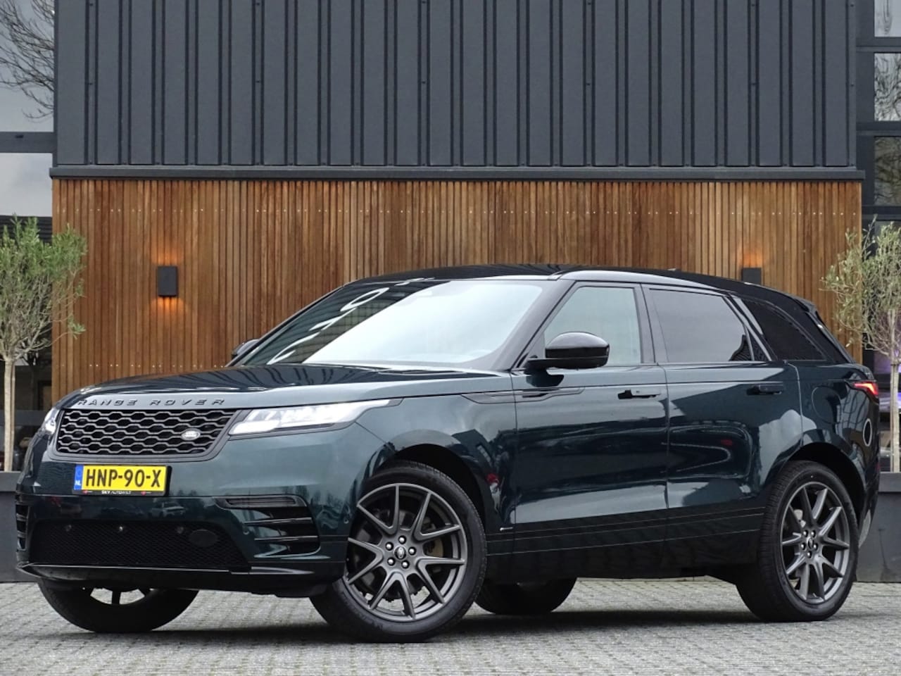 Land Rover Range Rover Velar - P400e 404PK R-Dynamic HSE / Meridian / LED - AutoWereld.nl